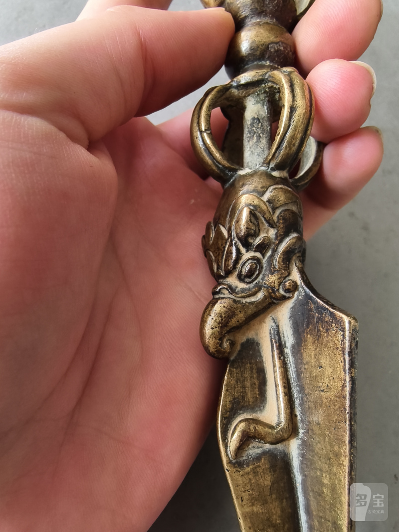 Ritual dagger phurbu made of brass or bronze respectively - 图6